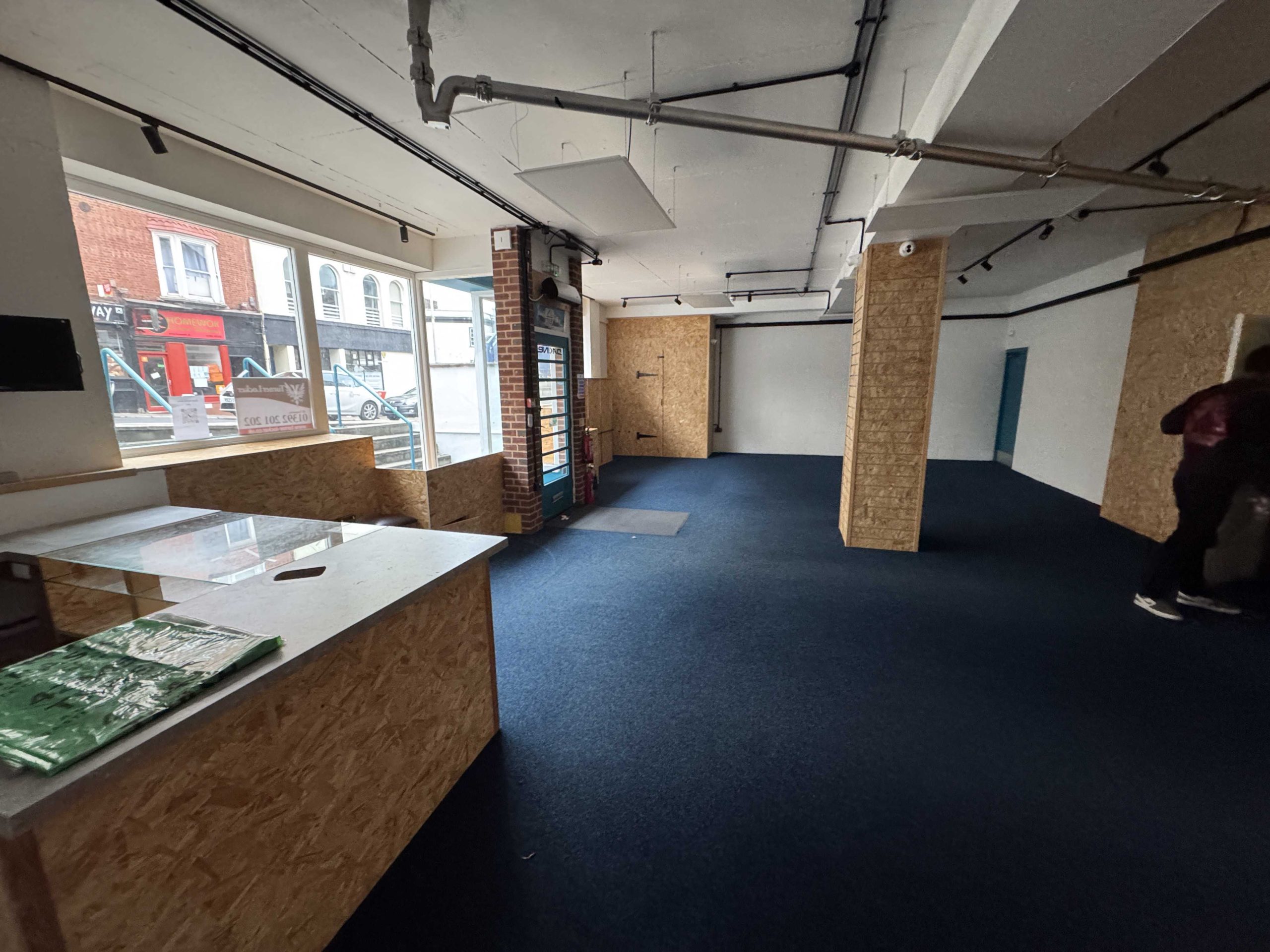 shop for rent for street Exeter