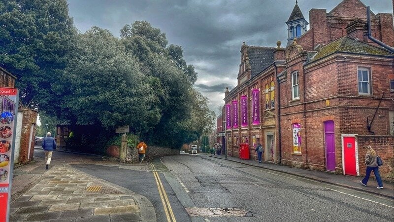 Stop DCC Highways causing more traffic chaos in Southernhay sign the petition