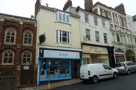 Exeter shop let for Landlord